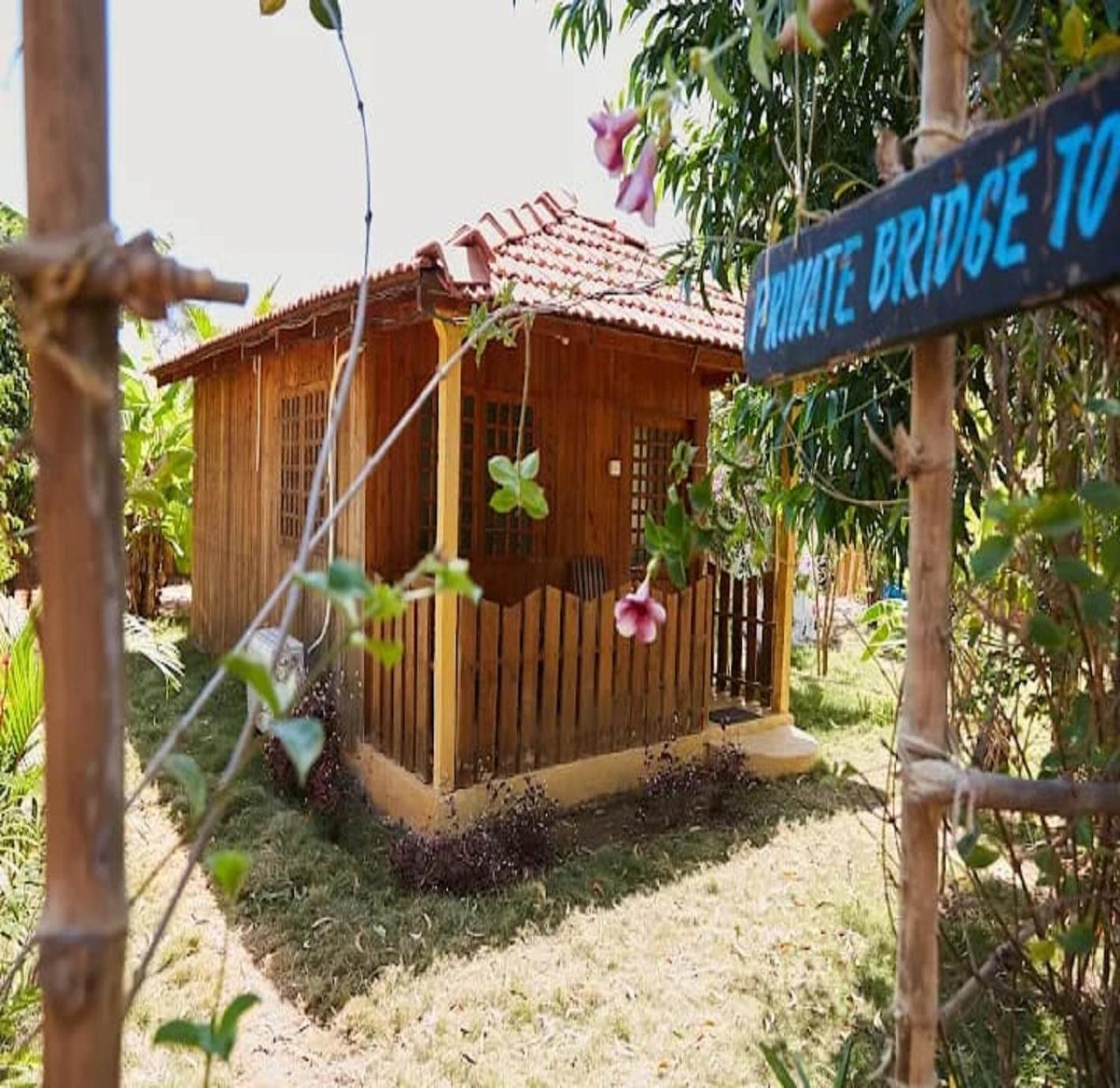 Jamboree Creek Yoga Mandrem Ngoại thất bức ảnh