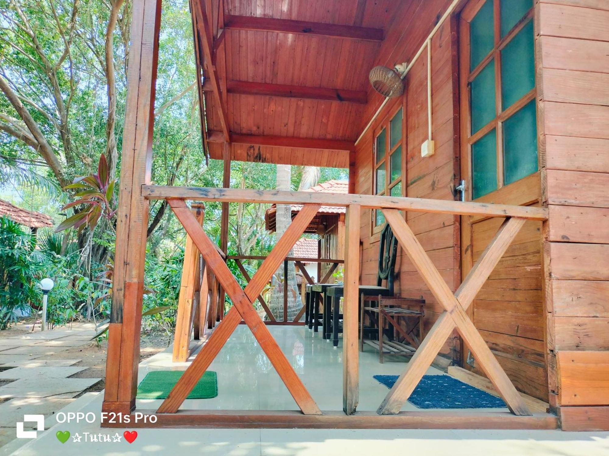 Jamboree Creek Yoga Mandrem Ngoại thất bức ảnh